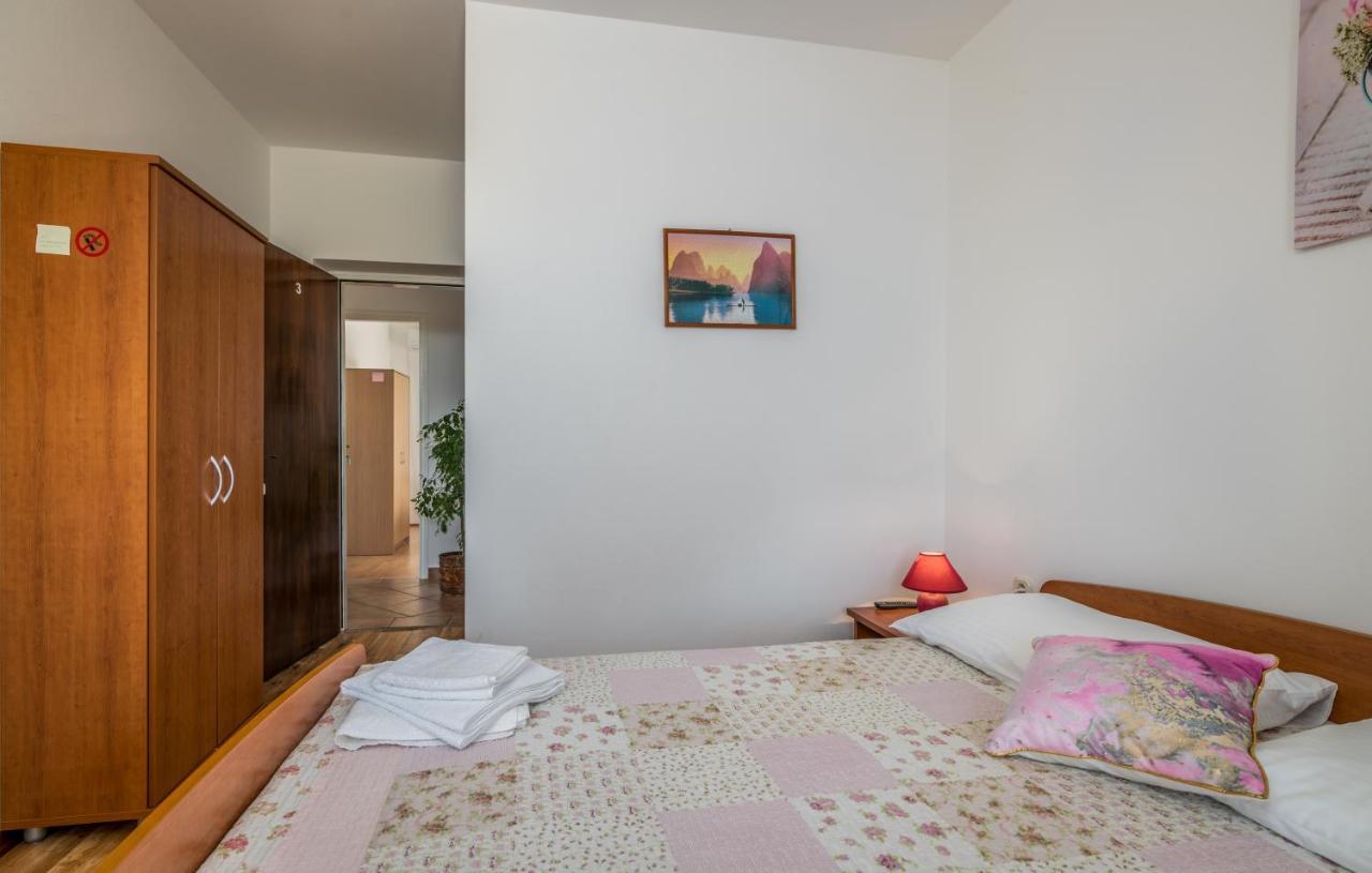 Rooms Valentino Vrh  Exterior photo