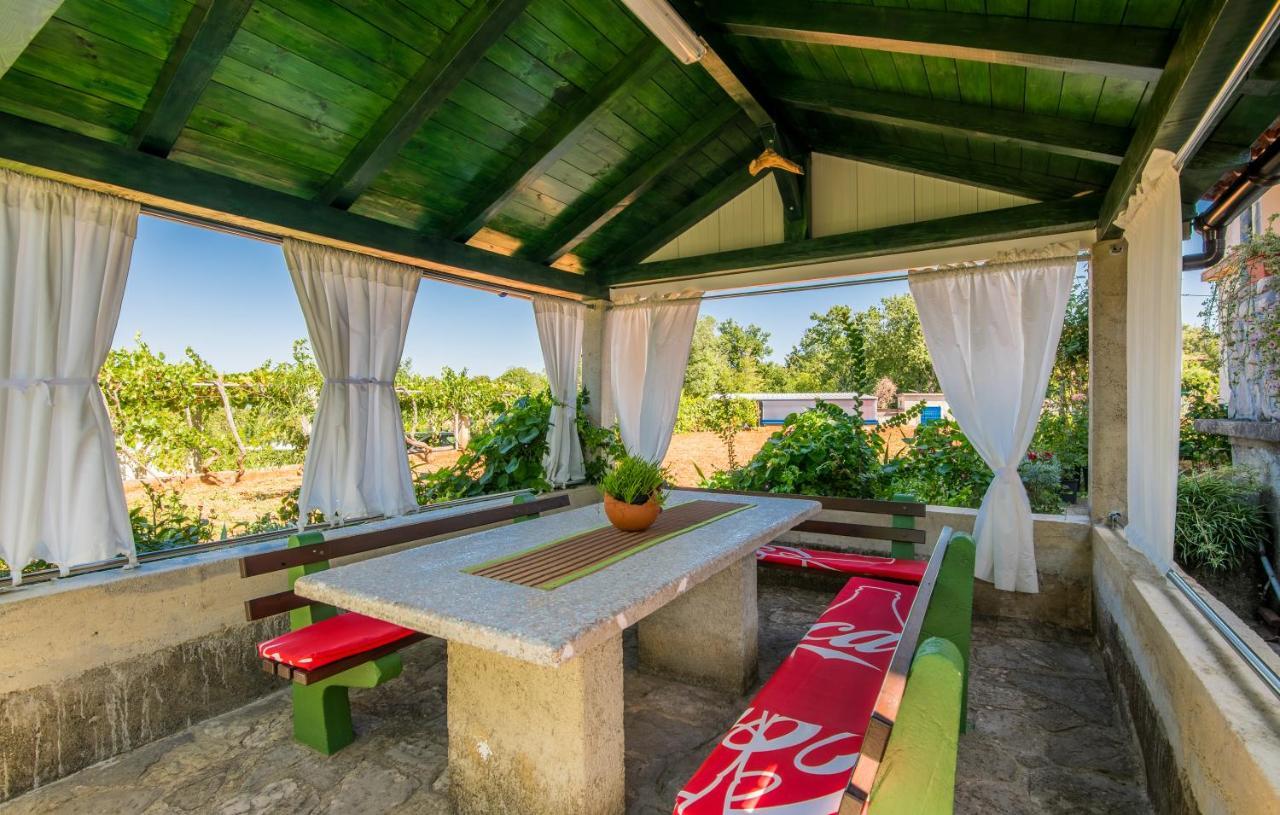 Rooms Valentino Vrh  Exterior photo